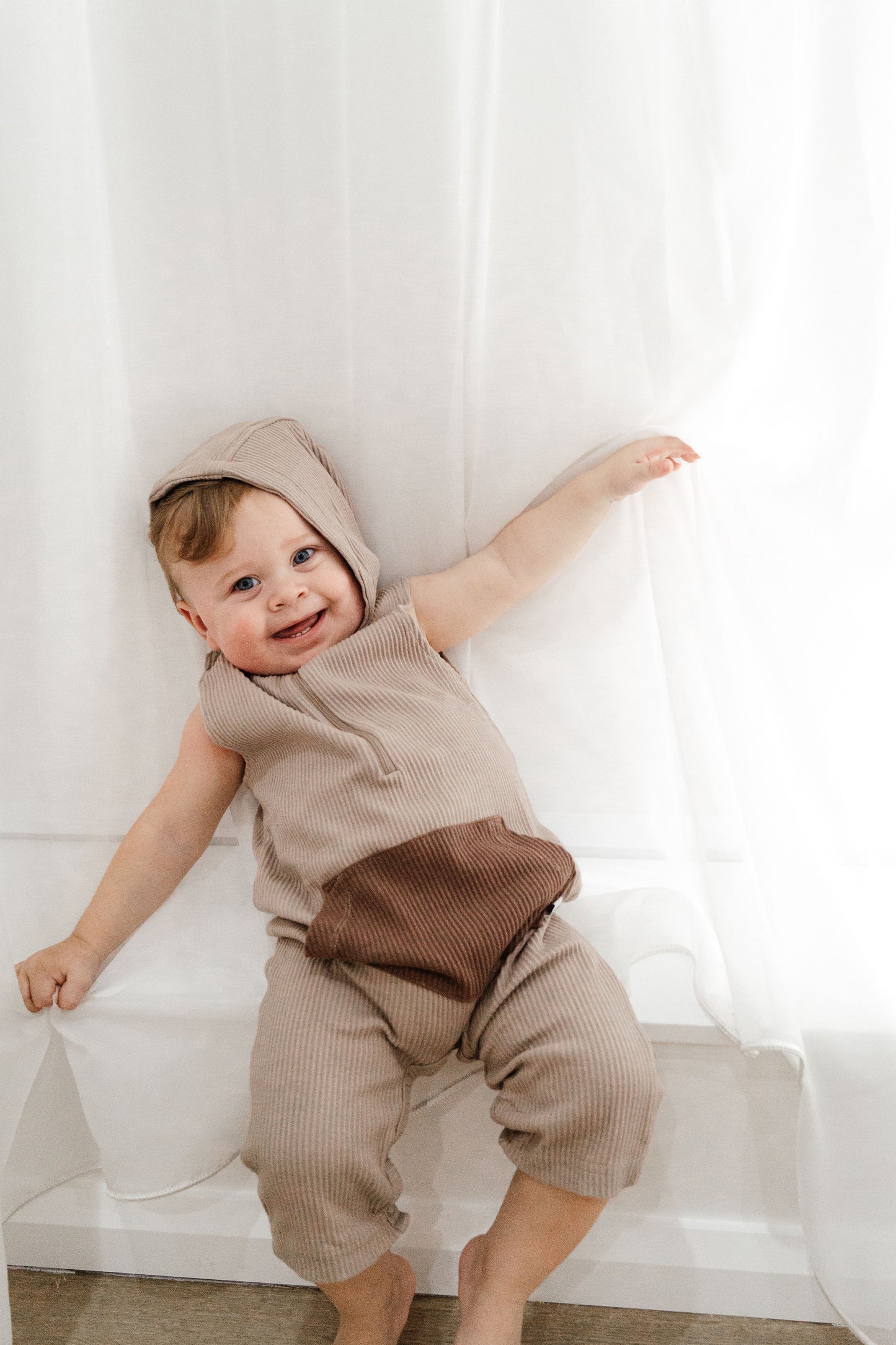 Bump Baby Imaging - Hooded Romper - Mushroom/Choc